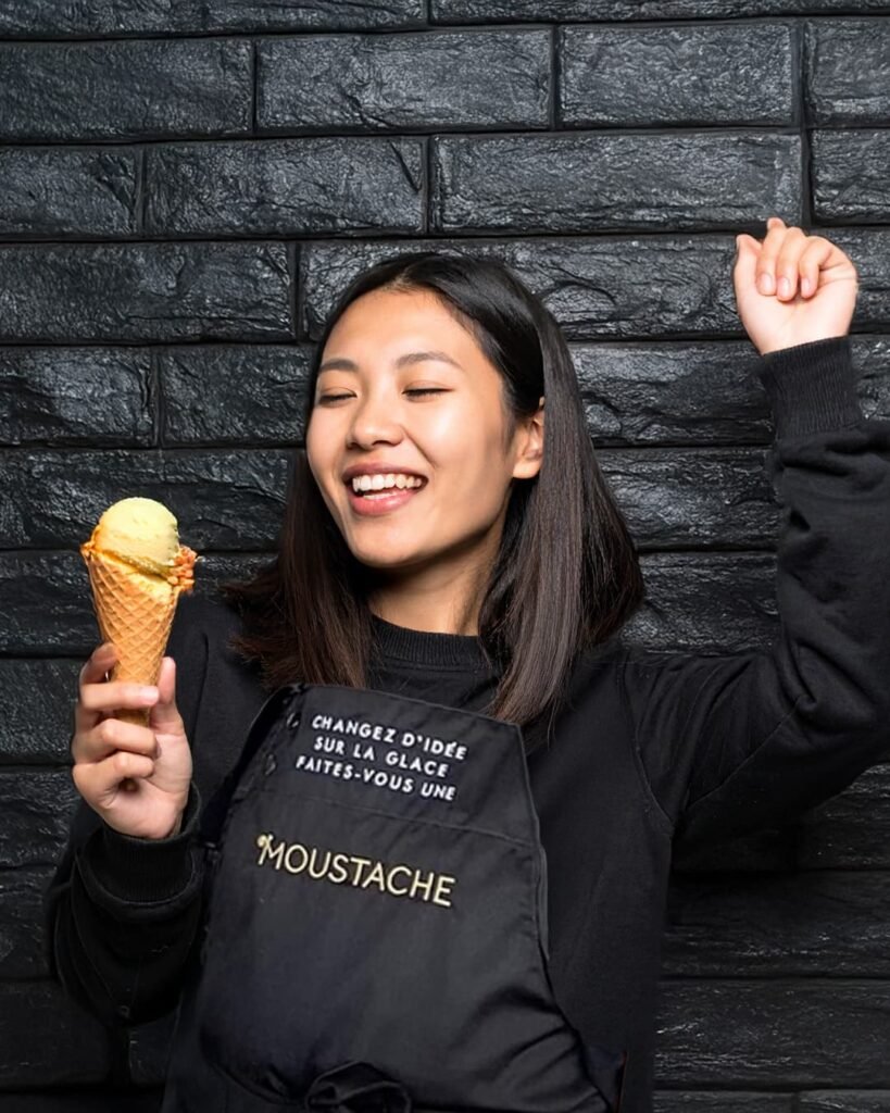 Contenu réseau sociaux Moustache